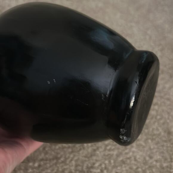 Gorgeous Black and Green Oaxaca Vase 7.5 Inches Tall CHIP ON BACK - Picture 4 of 7